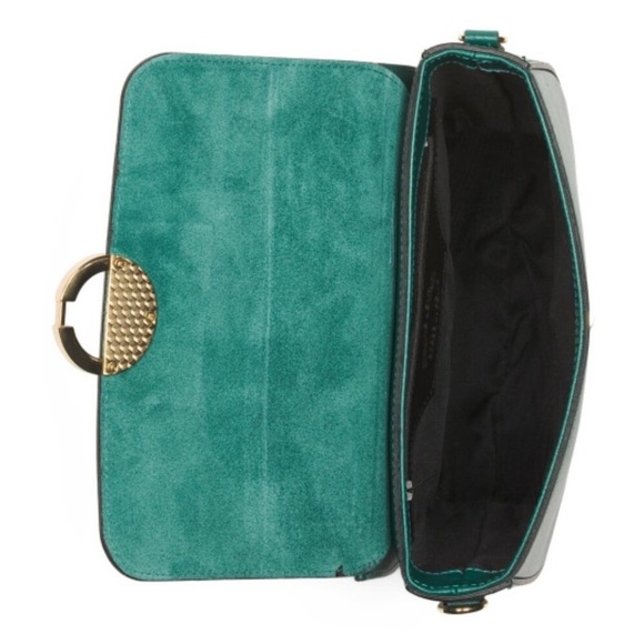 Elegant Green Leather Shoulder Bag - Picture 8 of 12